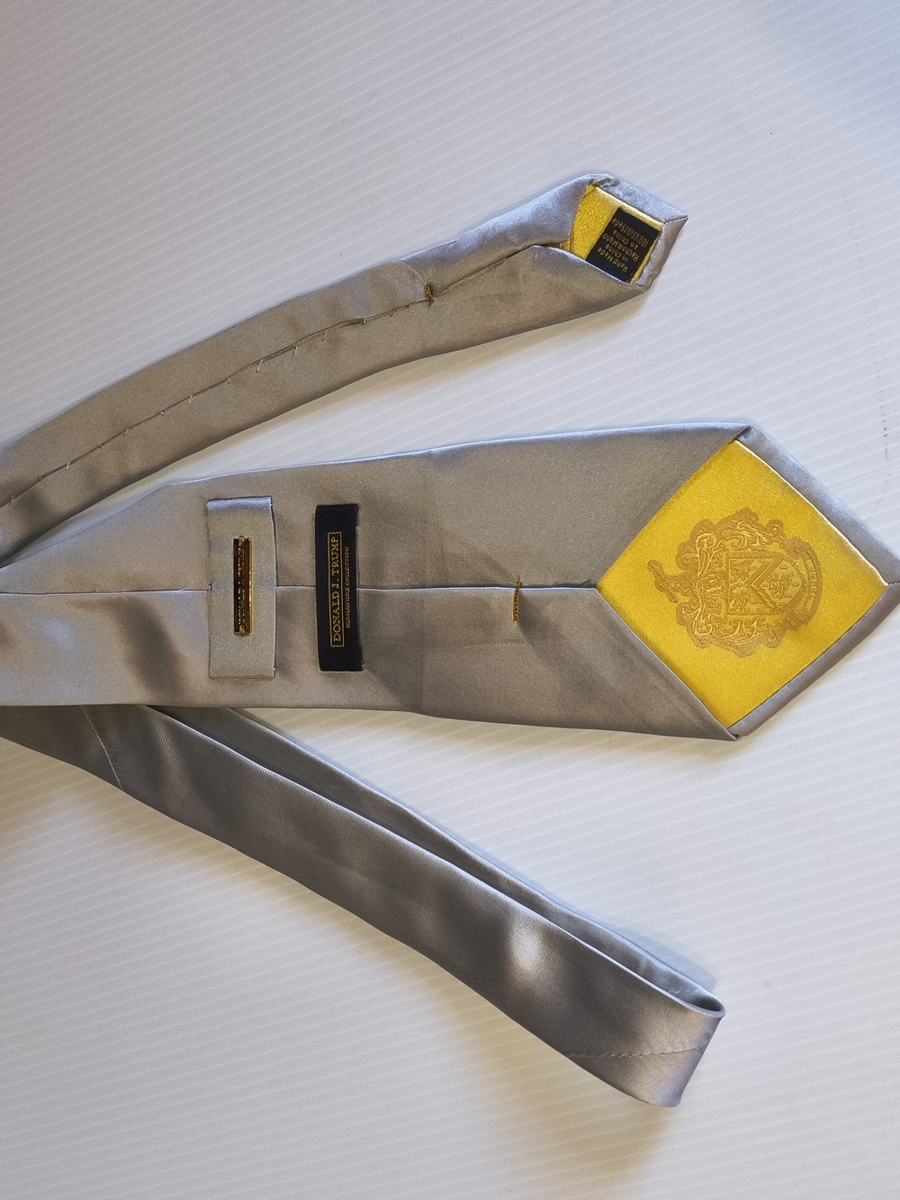 Donald Trump Signature Collection Silver Silk Tie